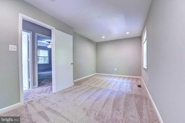 2226 GUNSMITH SQ, Reston, VA 20191