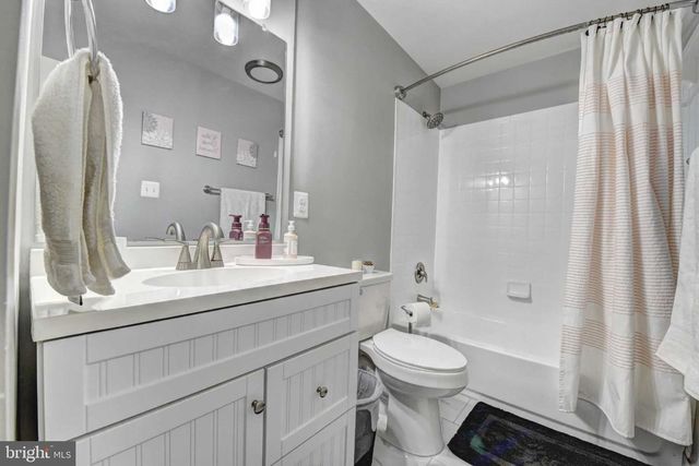 2226 GUNSMITH SQ, Reston, VA 20191