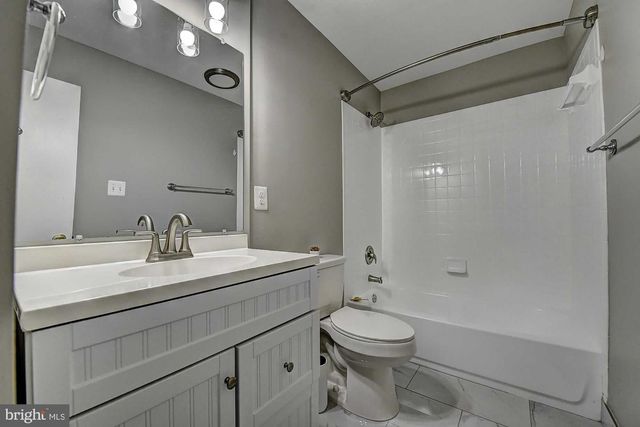 2226 GUNSMITH SQ, Reston, VA 20191