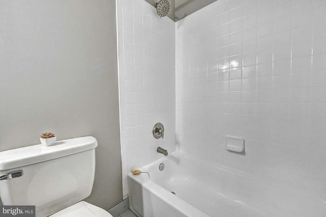 2226 GUNSMITH SQ, Reston, VA 20191