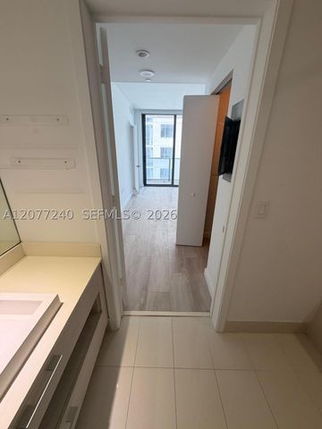 55 SW 9th St 3609, Miami, FL 33130