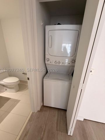 55 SW 9th St 3609, Miami, FL 33130