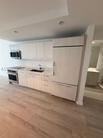 55 SW 9th St 3609, Miami, FL 33130