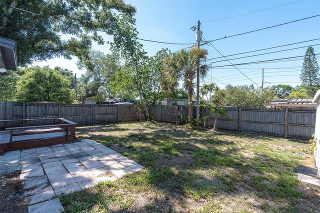 1221 53RD AVENUE N, St Petersburg, FL 33703