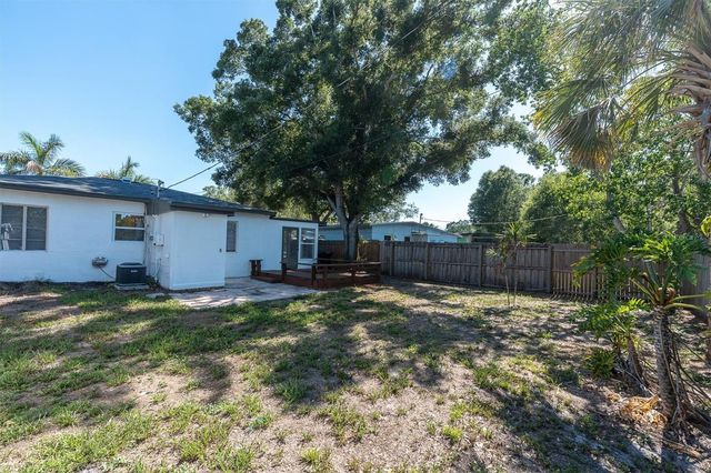 1221 53RD AVENUE N, St Petersburg, FL 33703