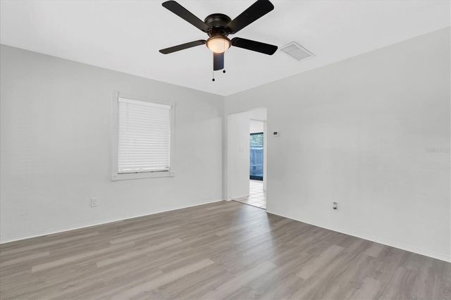 1221 53RD AVENUE N, St Petersburg, FL 33703