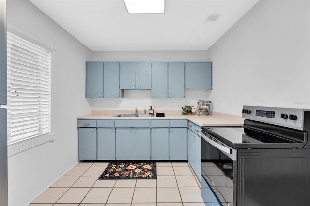 1221 53RD AVENUE N, St Petersburg, FL 33703