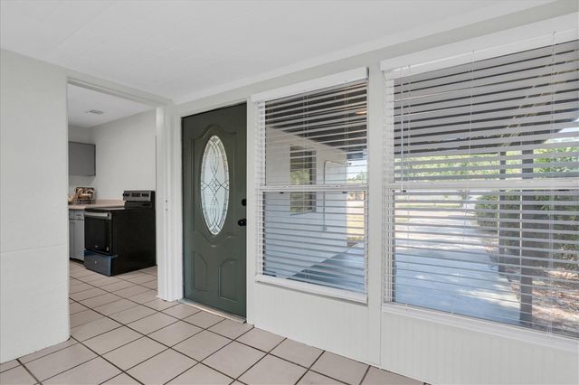 1221 53RD AVENUE N, St Petersburg, FL 33703