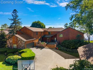 2267 Shankin Drive, Wolverine Lake Village, MI 48390