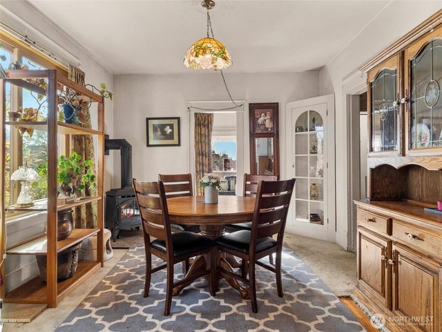 124 E 37th Street, Tacoma, WA 98404