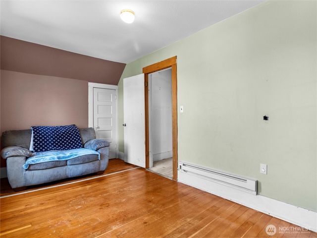 124 E 37th Street, Tacoma, WA 98404