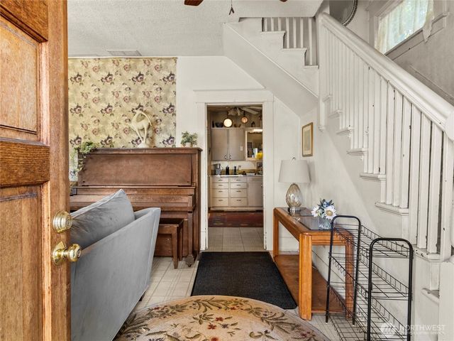 124 E 37th Street, Tacoma, WA 98404