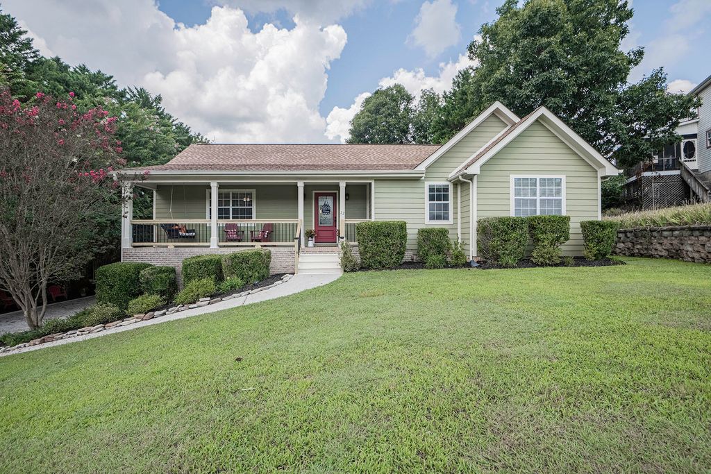 22 W Sims, Ringgold, GA 30736