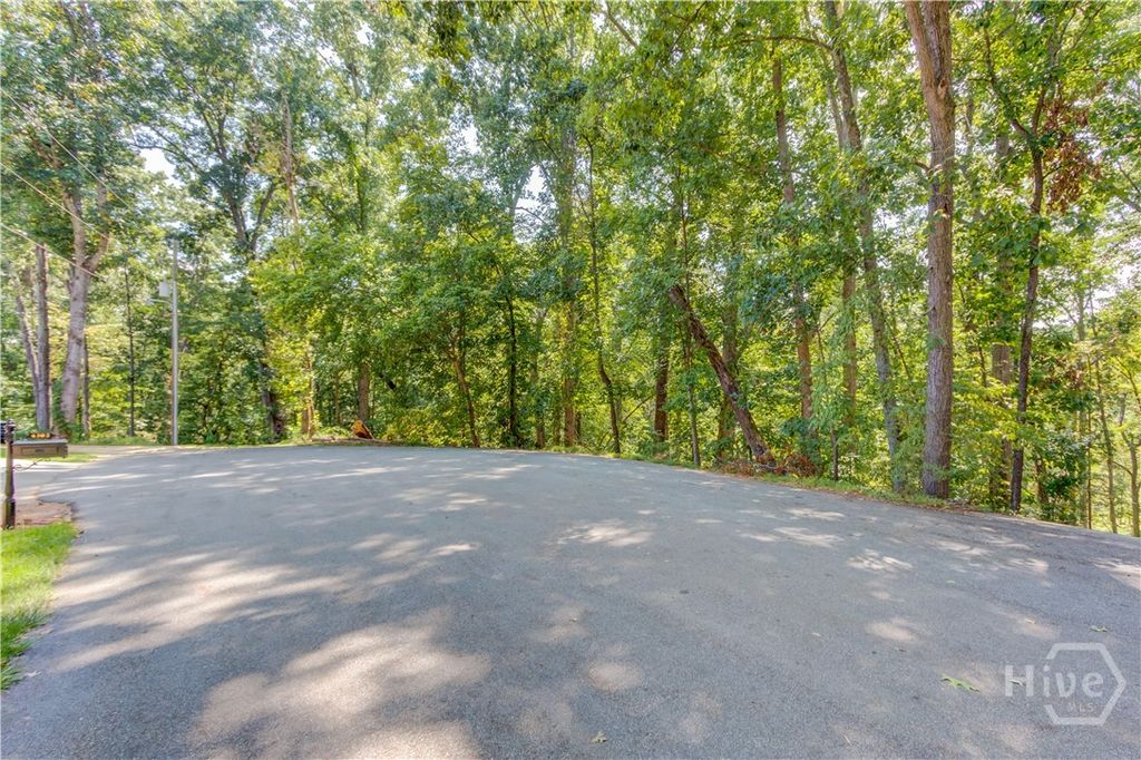 4300 Holiday Heights Drive, Oakwood, GA 30566