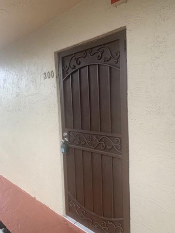 1011 SW 105th Avenue 200, Miami, FL 33174