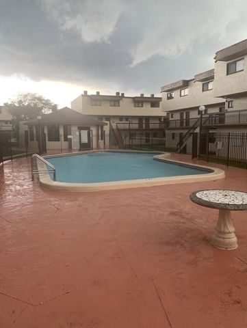 1011 SW 105th Avenue 200, Miami, FL 33174