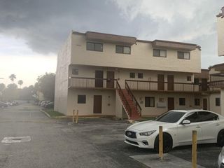 1011 SW 105th Avenue 200, Miami, FL 33174