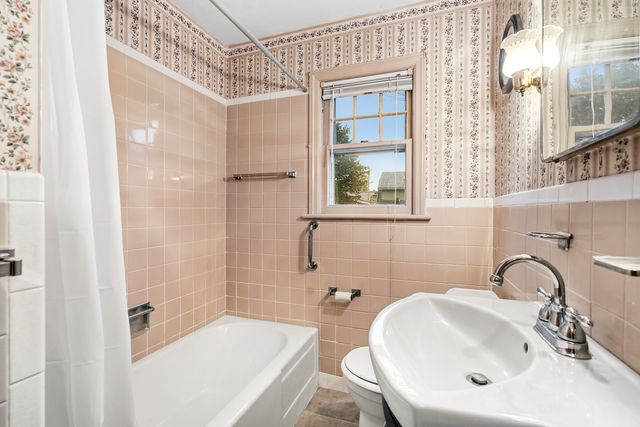 515 Wilcoxson Avenue, Stratford, CT 06614