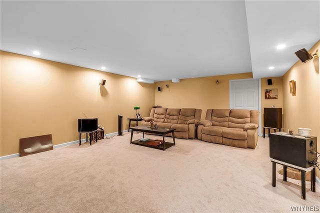 30 Sedge, Lancaster, NY 14086