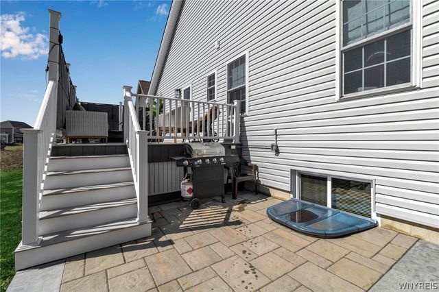 30 Sedge, Lancaster, NY 14086