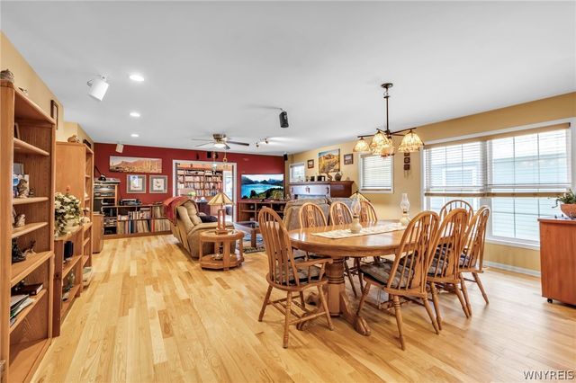 30 Sedge, Lancaster, NY 14086