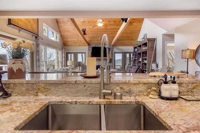 217 Walnut Ridge, Ellijay, GA 30540