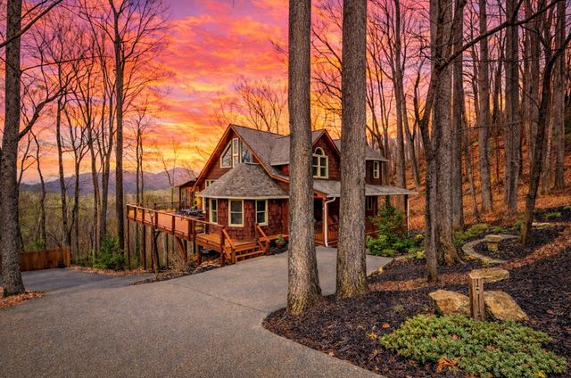 217 Walnut Ridge, Ellijay, GA 30540