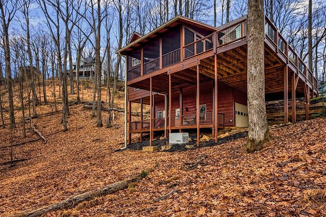217 Walnut Ridge, Ellijay, GA 30540
