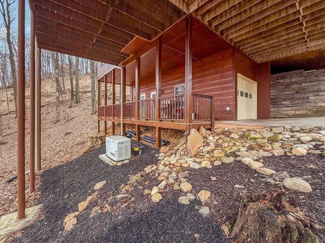 217 Walnut Ridge, Ellijay, GA 30540