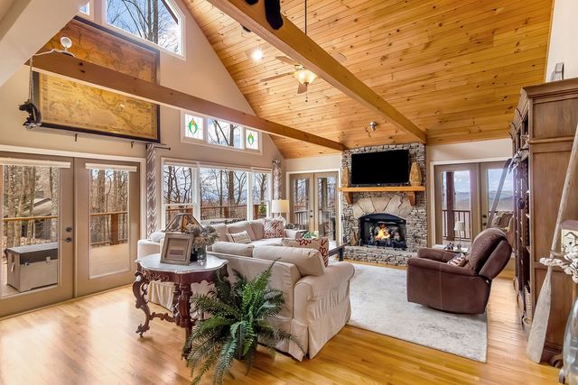 217 Walnut Ridge, Ellijay, GA 30540