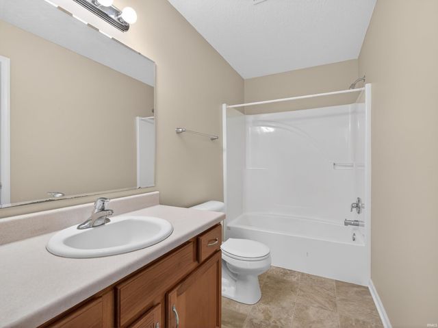 5125 Powell Plateau Crossing, Fort Wayne, IN 46808