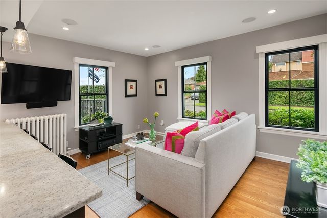 4915 NE 60th Street, Seattle, WA 98115