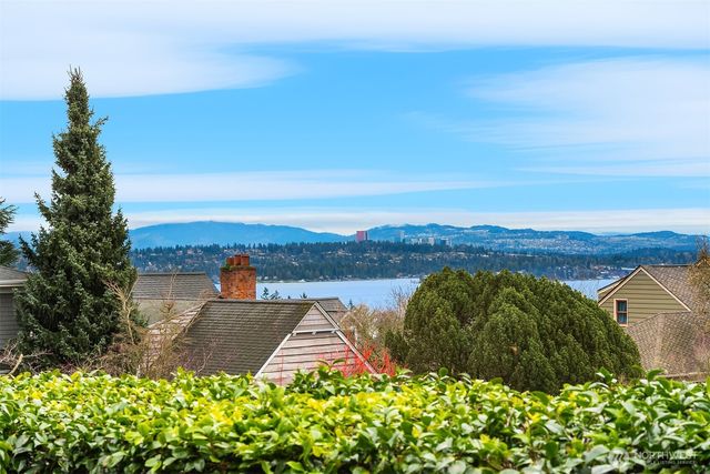 4915 NE 60th Street, Seattle, WA 98115