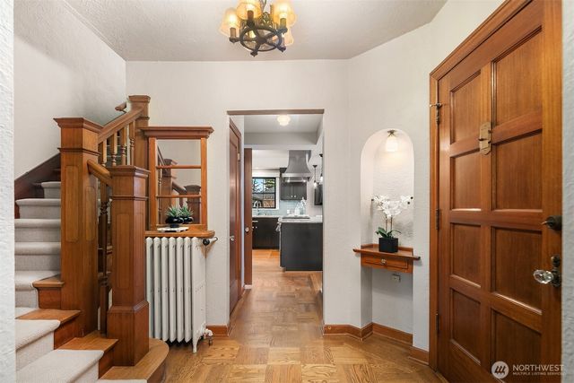 4915 NE 60th Street, Seattle, WA 98115