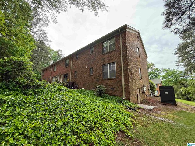 2106 Montreat Dr Apt D, Vestavia Hills, AL 35216