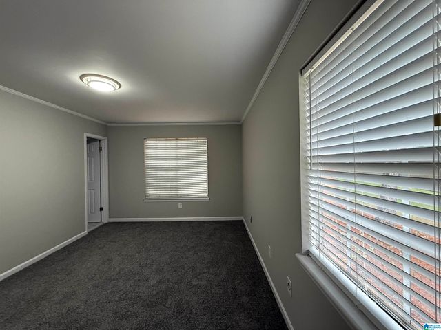 2106 Montreat Dr Apt D, Vestavia Hills, AL 35216