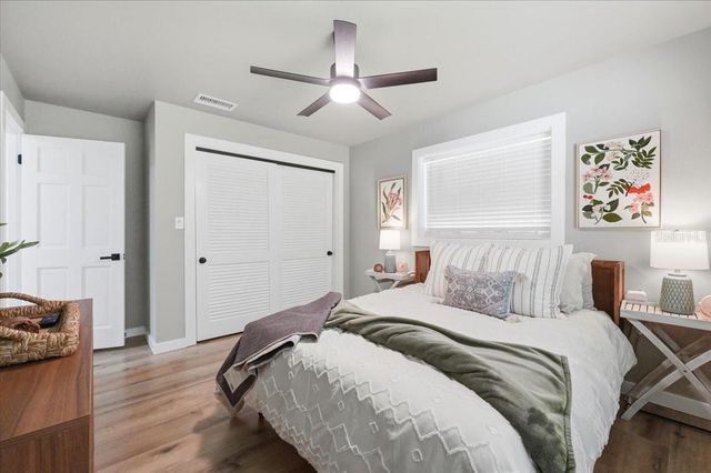 2072 LAKE ARIANA BOULEVARD, Auburndale, FL 33823
