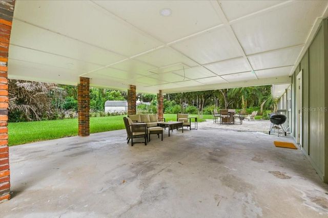 2072 LAKE ARIANA BOULEVARD, Auburndale, FL 33823
