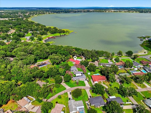 2072 LAKE ARIANA BOULEVARD, Auburndale, FL 33823