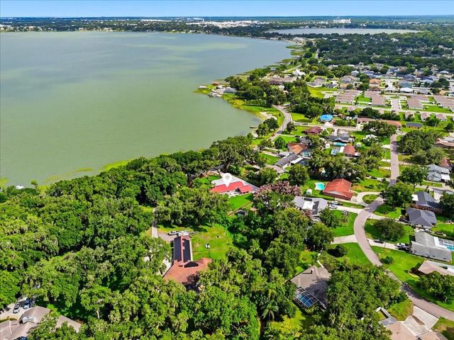 2072 LAKE ARIANA BOULEVARD, Auburndale, FL 33823
