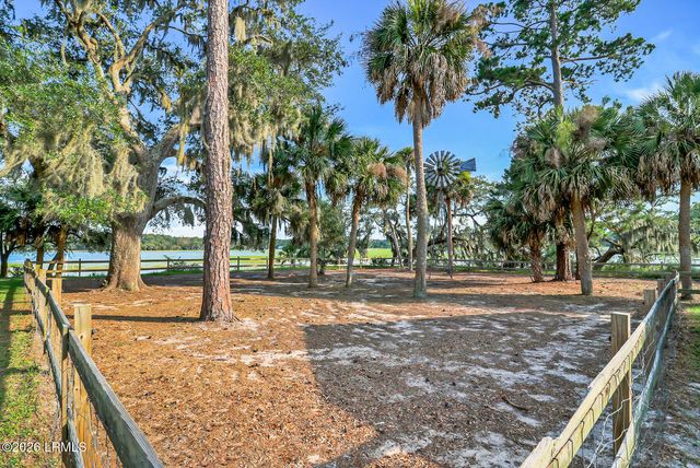 90 Calhoun Plantation Road, Okatie, SC 29909