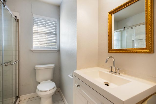 135 Petirrojo CT, Del Valle, TX 78617