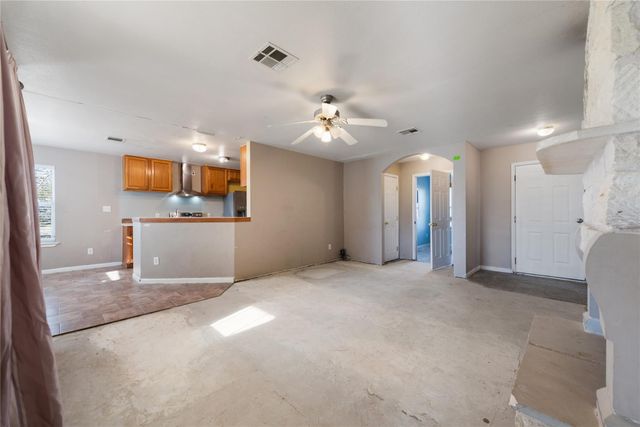 135 Petirrojo CT, Del Valle, TX 78617