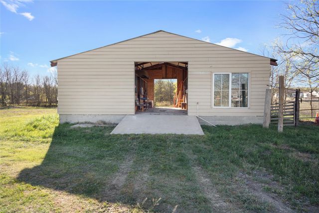 135 Petirrojo CT, Del Valle, TX 78617