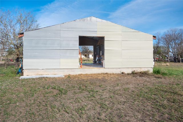 135 Petirrojo CT, Del Valle, TX 78617