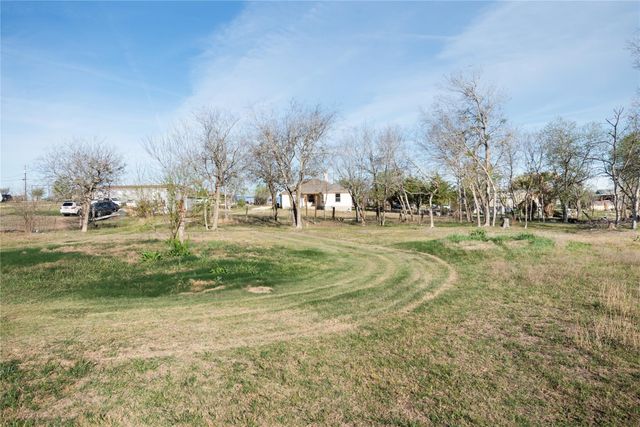 135 Petirrojo CT, Del Valle, TX 78617