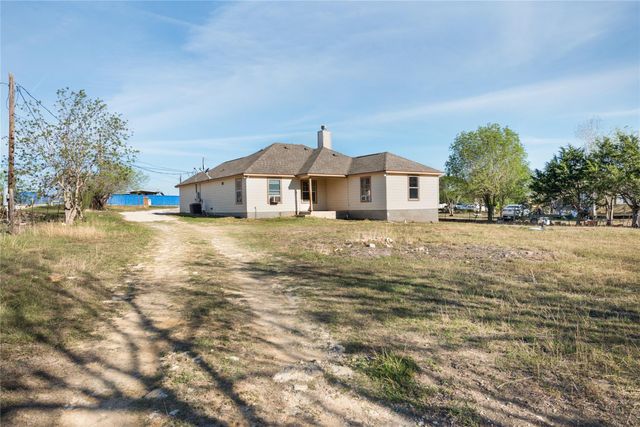 135 Petirrojo CT, Del Valle, TX 78617