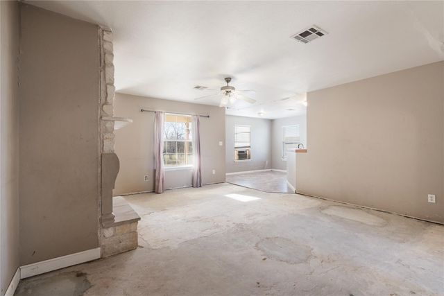 135 Petirrojo CT, Del Valle, TX 78617