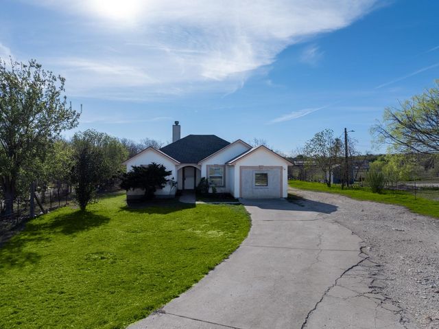 135 Petirrojo CT, Del Valle, TX 78617