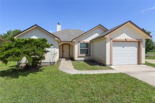 135 Petirrojo CT, Del Valle, TX 78617
